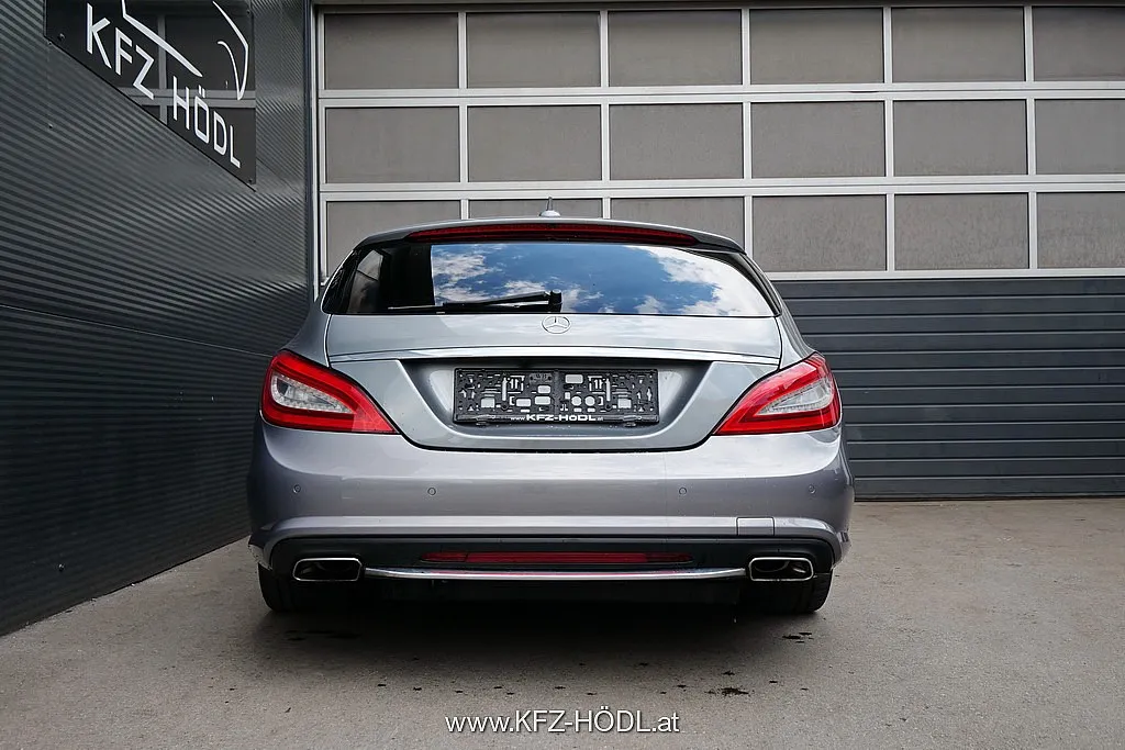 Mercedes-Benz CLS 500 Shooting Brake 4MATIC Aut. Image 4