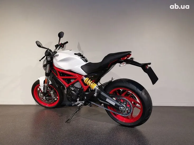 Ducati Monster Image 5